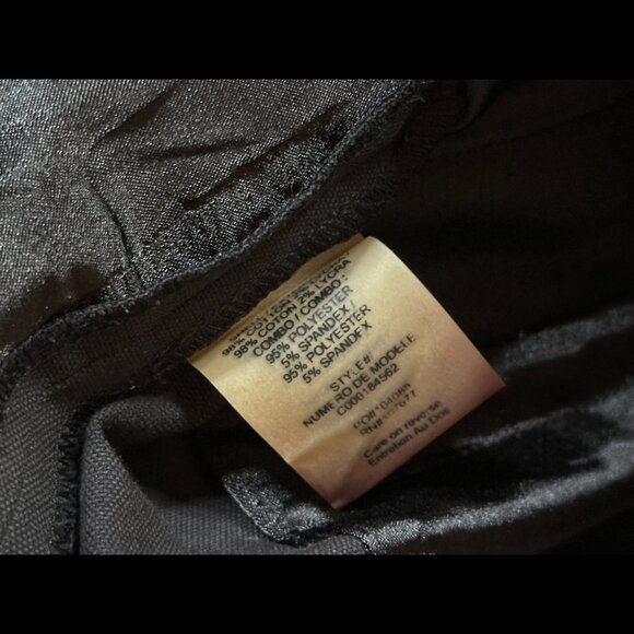 Alice + Olivia Mini Shorts 4 Womens Black Low Rise Flat Front - Picture 8 of 8